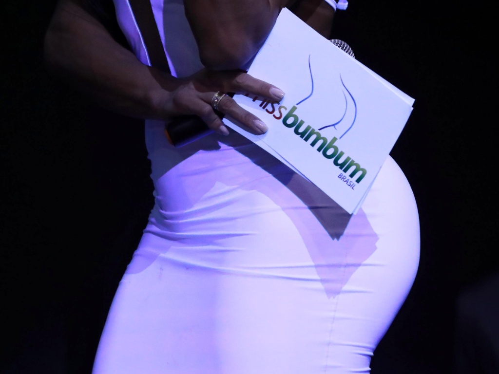 A representante do Amazonas, Rosie Oliveira, foi eleita Miss Bumbum 2017. Com 100 cm de quadril, ela tem 28 anos e sonha com um futuro melhor para o Brasil - Rodrigo Paiva/BOL