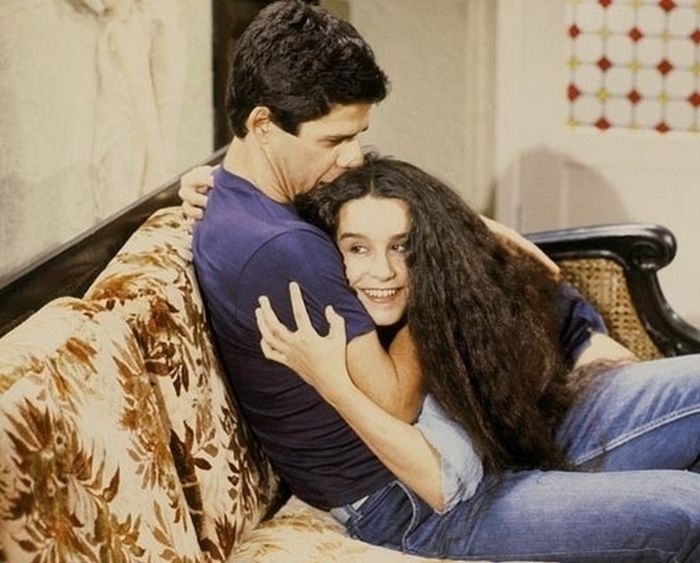 1983 - Na primeira versão de "Guerra dos Sexos", Ulisses da Silva (José Mayer) e Carolina (interpretada por Lucélia Santos) tiveram um romance - Divulgação/TV Globo