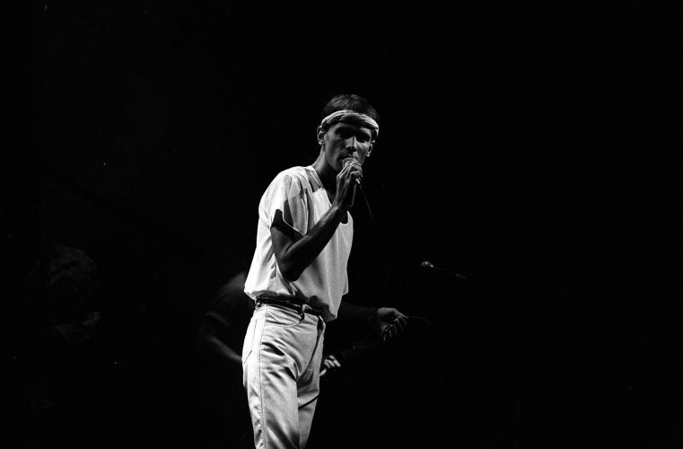 O cantor Cazuza revolucionou o rock nacional misturando alguns "temperos" da MPB. Sua voz suave, mas cheia de rebeldia, está em músicas como "Codinome Beija-Flor" e "Pro Dia Nascer Feliz" - Masao Goto Filho/Folhapress