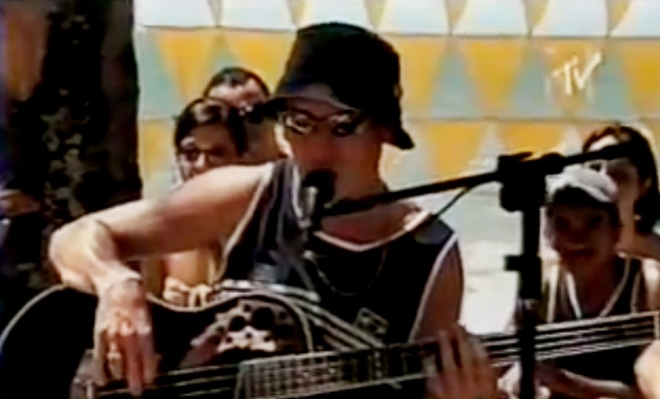 O ex-baixista do Charlie Brown Jr. Champignon durante participação no Luau MTV