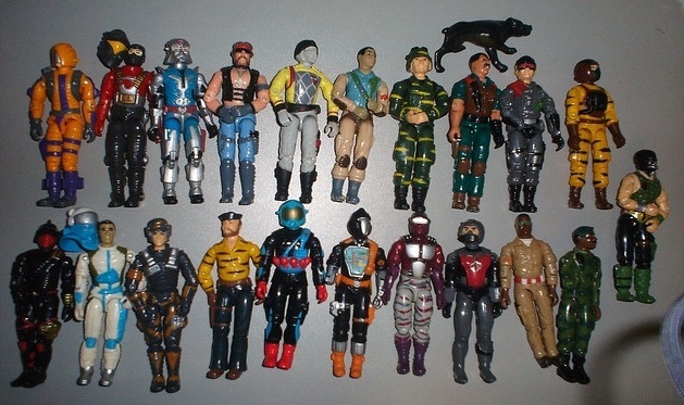 Comandos Em Ação: Os bonecos possuíam articulações e apetrechos como máscaras, armaduras e outros. A coleção era formada por soldados, policiais, bombeiros e paramédicos - Reprodução
