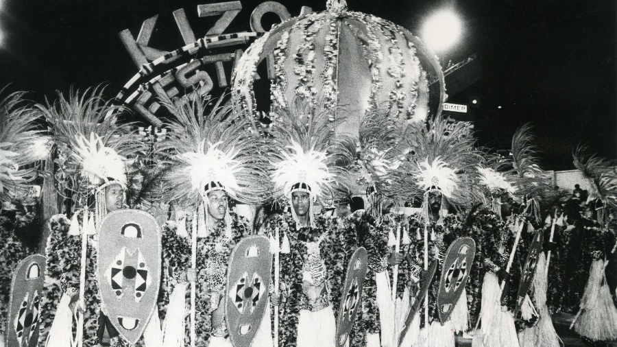Sambas-enredo ganharam importância com o crescimento do Carnaval; na imagem, a Vila Isabel em 1988 com o tema "Valeu, Zumbi! Um grito forte dos Palmares..." - Jorge Araújo/Folhapress