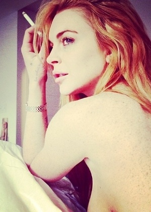 Lindsay Lohan mostra momento íntimo no instagram