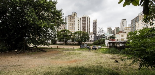 Na semana passada, a Justiça e a PM realizaram a reintegração de posse do terreno - Adriano Vizoni/Folhapress