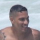 2.fev.2014 - O jogador do Corinthians Paolo Guerrero dispensou os blocos de Carnaval do Rio de Janeiro para curtir uma praia, no bairro do Leblon, ao lado de Bárbara Evans. Mesmo sem confirmar o romance, o casal já foi visto diversas vezes trocando beijos em público. Antes de Guerrero, Bárbara se relacionou com o modelo Mateus Verdelho durante "A Fazenda", da Record. O romance entre os dois acabou após o fim do reality, que teve Bárbara como a grande campeã - Delson Silva/AgNews