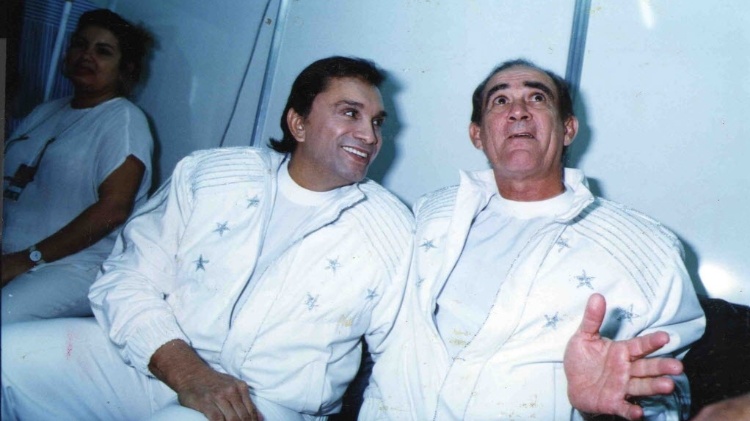1994 - Os comediantes Didi (à dir.) e Dedé Santana no ginásio do Ibirapuera para a gravação programa especial Criança Esperança - Vicente Grecco/Folhapress - Vicente Grecco/Folhapress