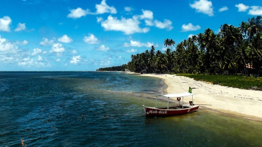 A praia dos Carneiros, em Tamandaré, no litoral sul de Pernambuco, é considerada uma das mais bonitas do país - Vi Neves/Flickr