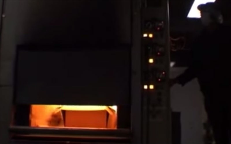 Veja como é o processo de cremação de um corpo - BOL Fotos - BOL Fotos
