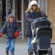 11.jan.2011 - Sarah Jessica Parker leva o filho James ao colégio, acompanhada das filhas gêmeas Marion e Tabitha, em Nova York (11/1/11). As crianças são filhas do ator Matthew Broderick, marido de Sarah Jessica - Brainpix