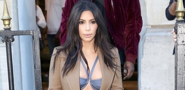 A socialite Kim Kardashian foi alvo de protestos de ativistas contra o uso de pele de animais