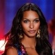 28.abr.2015 - A Victoria's Secrets anunciou em seu Twitter os nomes das dez novas modelos que passam a integrar a seleta equipe da marca de lingerie. Entre as novas beldades está a brasileira Lais Ribeiro (foto), de 24 anos, natural de Teresina (PI). Lais desfila pela marca desde 2010, mas só agora virou angel oficial da marca. Lais é a quinta brasileira - a primeira negra - a integrar a equipe, após Gisele Bündchen, Alessandra Ambrósio, Adriana Lima e Izabel Goulart - Reprodução / Twitter