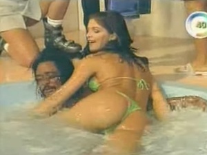 Compadre Washington e Luiza Ambiel na "Banheira do Gugu" - Reprodução/SBT - Reprodução/SBT