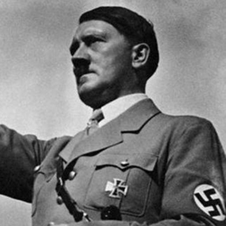 1945 - A saudação nazista de Adolf Hitler - Reprodução/Band/UOL
