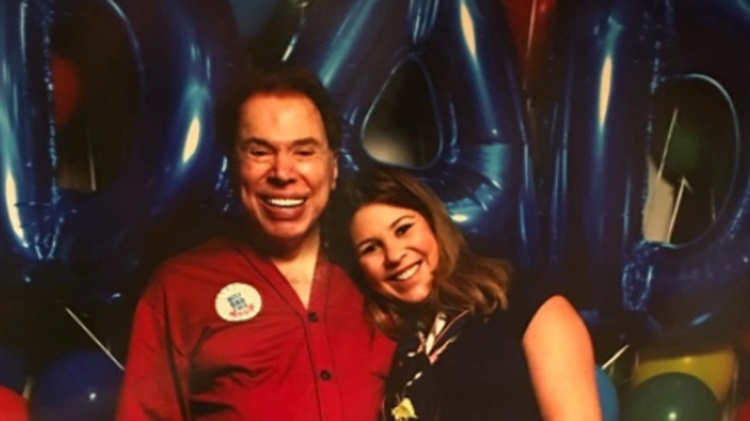 Daniela Beyruti, filha número 3, ao lado de Silvio Santos em foto antiga