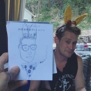 Macaulay Culkin é desenhado por Paris Jackson, filha do cantor Michael Jackson - Reprodução/Instagram/iammacaulayculkin - Reprodução/Instagram/iammacaulayculkin