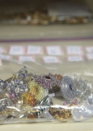 17.nov.2016 - Na imagem, jóias recolhidas pela Polícia Federal durante a operação Calicute, que resultou na prisão do ex-governador - Divulgação/Polícia Federal