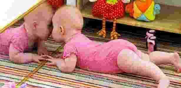 7 Brincadeiras para bebés com 1 ano – Beesy to Easy