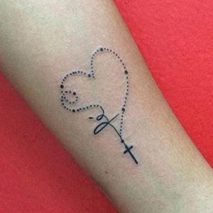 Featured image of post Tatuagem Religiosa Feminina Pequena