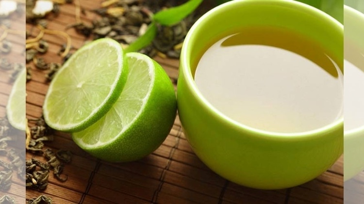Chá verde com limão Chá verde com limão