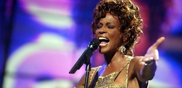 A herdeira de Whitney Houston proibiu o dueto entre o holograma da cantora com Christina - Reprodução/philadelphia.cbslocal