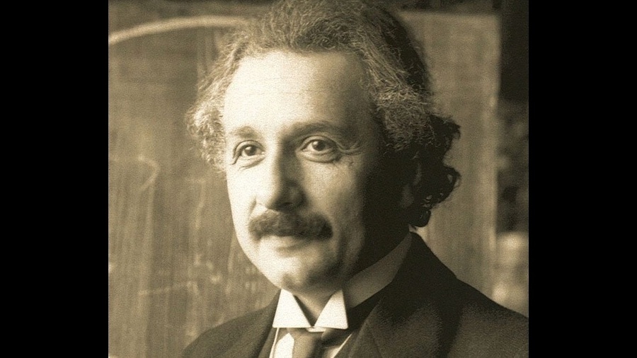 Einstein sempre contou com a orientação de Marcel Grossmann no campo da matemática, desde quando os dois estudavam na Escola Politécnica de Zurique - Wikipedia
