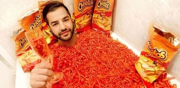 O cheetos azul é o melhor salgadinho que tem