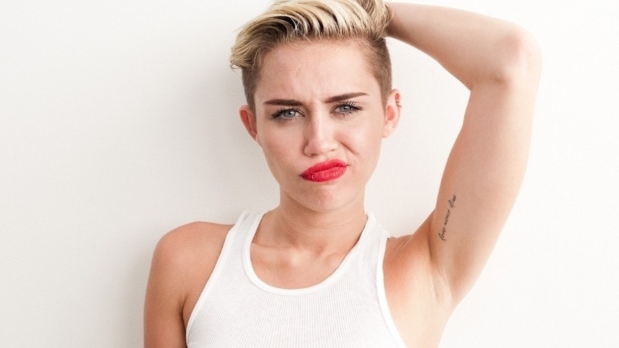 A cantora americana Miley Cyrus  - Reprodução/W Magazine