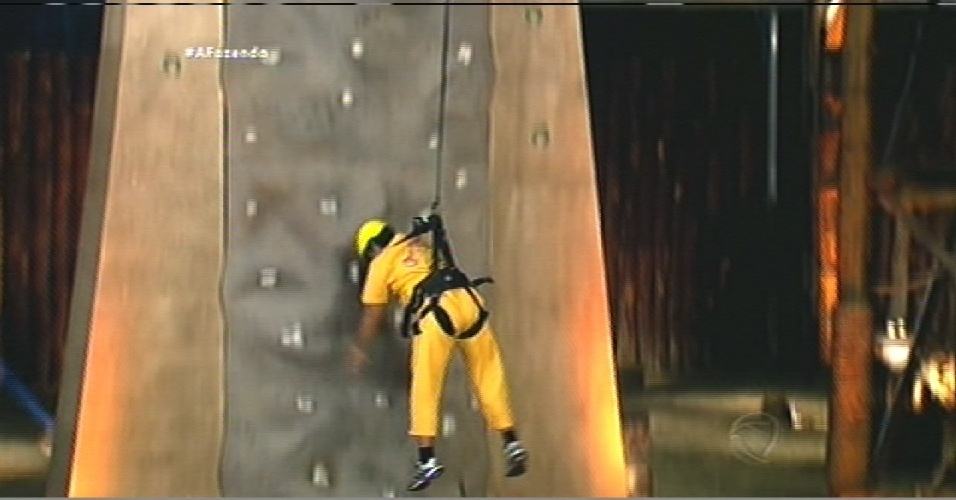 2.out.2015 - Luka desistiu da prova no meio, alegando cansaço, e perdeu a possibilidade de ficar com a arca. - Reprodução/TV Record