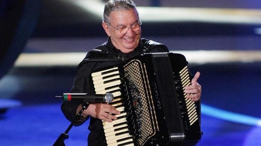 Caçulinha ganhou projeção na TV participando de programas da Record e, mais tarde, do Domingão do Faustão