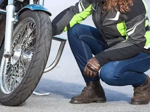 Como cuidar bem dos pneus da sua moto e quando é a hora certa de trocá-los