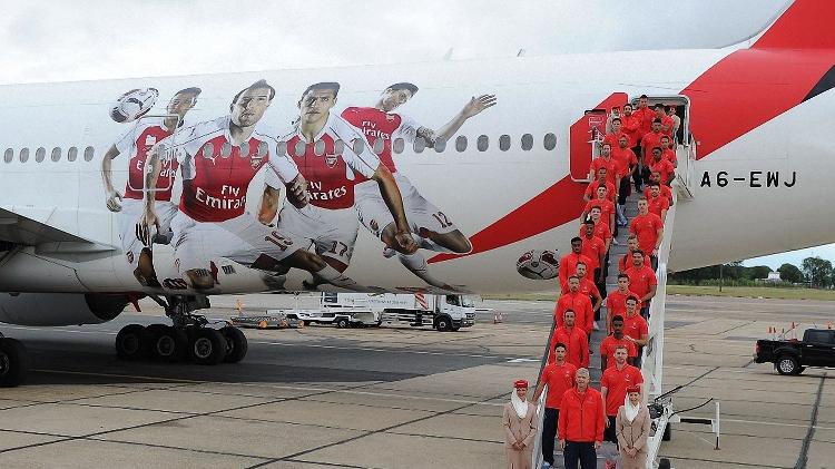 Avião da Emirates que homenageava o time do Arsenal