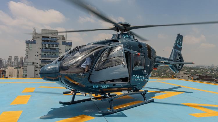Helicóptero da Revo em heliponto na região da Faria Lima, em São Paulo