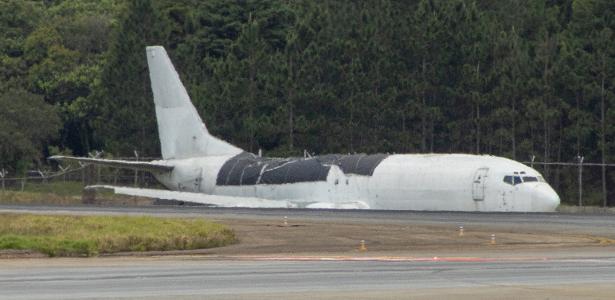 Um ano após pegar fogo, avião que levava carga dos Correios será desmontado