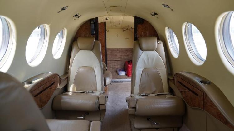 Interior do avião Beechcraft King Air B200GT de matrícula N52GT