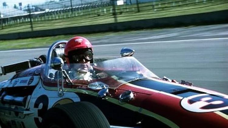 Paul Newman toma a pista em '500 Milhas' Paul Newman toma a pista em '500 Milhas'