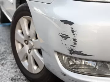 Como 'pintura milagrosa' remove riscos do seu carro sem muito esforço