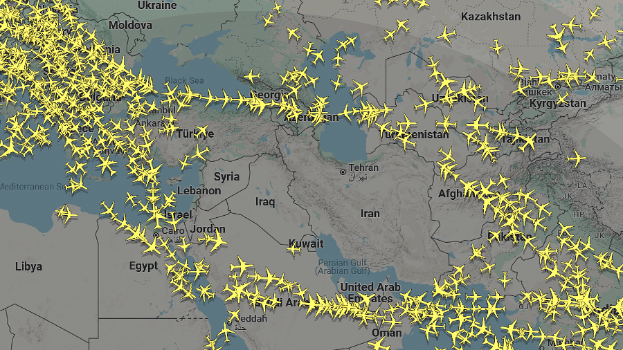 Por volta das 18h15 (de Brasília) em 23 de junho, o site de rastreamento de voos Flightradar mostra o espaço aéreo do Oriente Médio praticamente vazio Por volta das 18h15 (de Brasília) em 23 de junho, o site de rastreamento de voos Flightradar mostra o espaço aéreo do Oriente Médio praticamente vazio