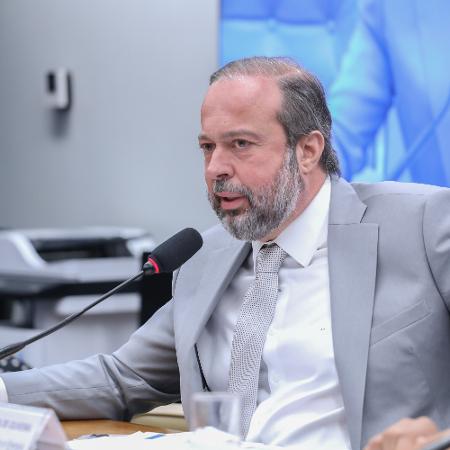 Ministro de Minas e Energia, Alexandre Silveira, prometeu envio da nova MP ao Congresso na próxima semana. Ministro de Minas e Energia, Alexandre Silveira, prometeu envio da nova MP ao Congresso na próxima semana.