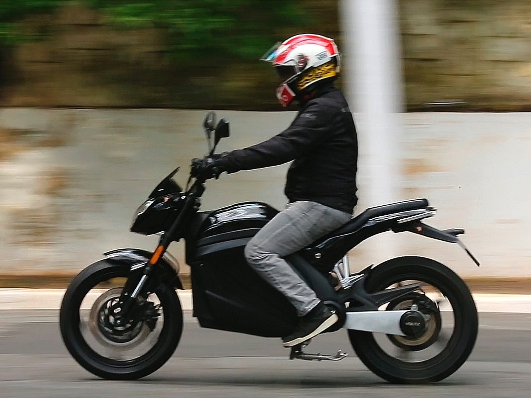 Moto elétrica nacional Voltz EVS ganha versão para entregas