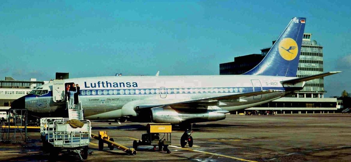 Avião Boeing 737 Landshut da Lufthansa em 1975, dois anos antes do sequestro - Divulgação/Ken Fielding