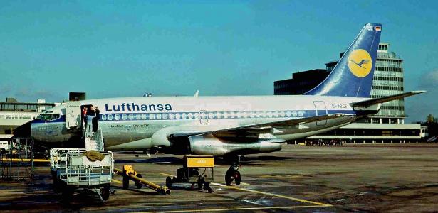 Avião Boeing 737 Landshut da Lufthansa em 1975, dois anos antes do sequestro