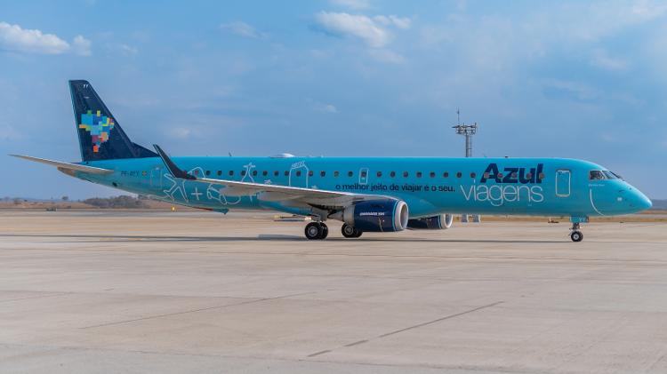 Imagem ilustrativa de avião Embraer E195 E1 da Azul: Empresa irá devolver alguns exemplares do modelo e priorizar os E2, de segunda geração Imagem ilustrativa de avião Embraer E195 E1 da Azul: Empresa irá devolver alguns exemplares do modelo e priorizar os E2, de segunda geração