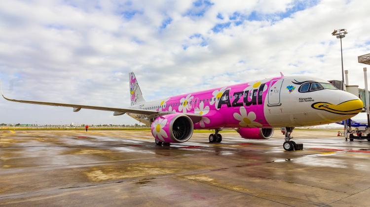 Avião Margarida nas Nuvens, da Azul, na fábrica da Airbus, em Toulouse (França)