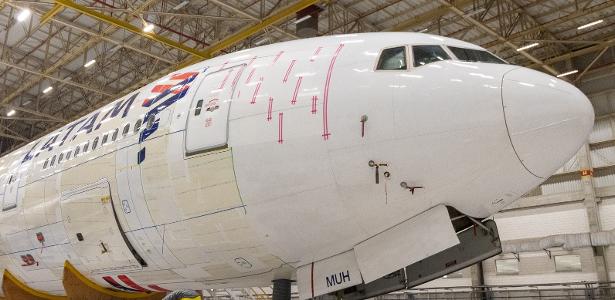 Latam adesiva avião com 'pele de tubarão' para baratear voo. Como funciona?