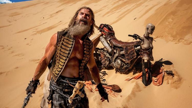Chris Hemsworth engole areia em 'Furiosa'