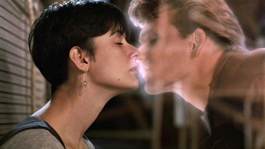 Demi Moore e Patrick Swayze em "Ghost" - Paramount Pictures