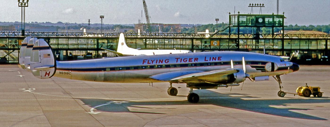 Um Lockheed Constellation da Flying Tiger Line, similar ao que realizava o voo 739 e desapareceu a caminho do Vietnã - RuthAS/WikimediaCommons
