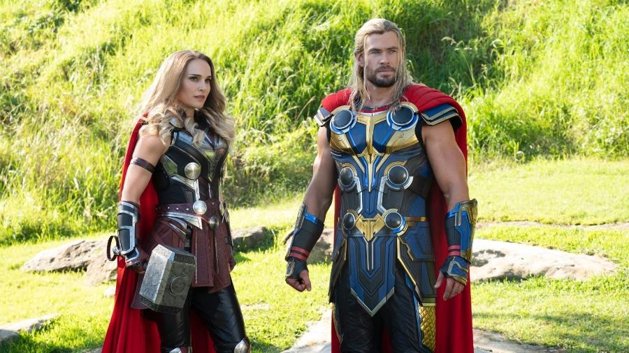 Natalie Portman e Chris Hemsworth em "Thor: Amor e Trovão" - Marvel/Jasin Boland
