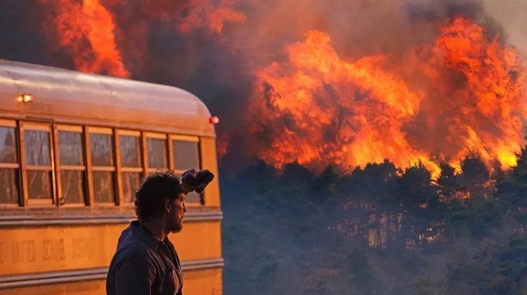 Matthew McConaughey vê a coisa pegando fogo!
