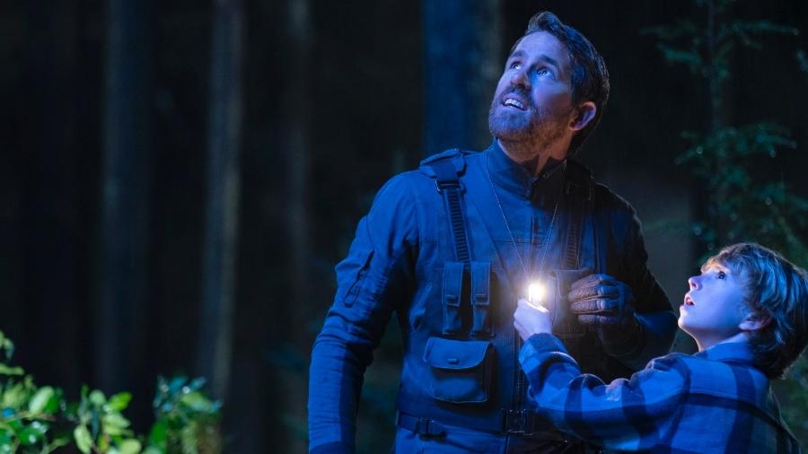 Ryan Reynolds e Walker Scobell em "O Projeto Adam" - Netflix